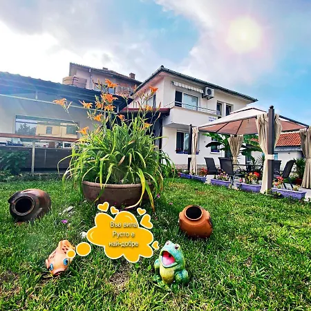 Rusto Guest house *