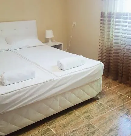 Rusto Guest house *